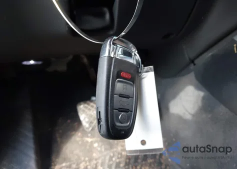 2011 Audi A4 2.0T Premium z USA, uszkodzony, nr VIN WAUFFAFL6BN041882